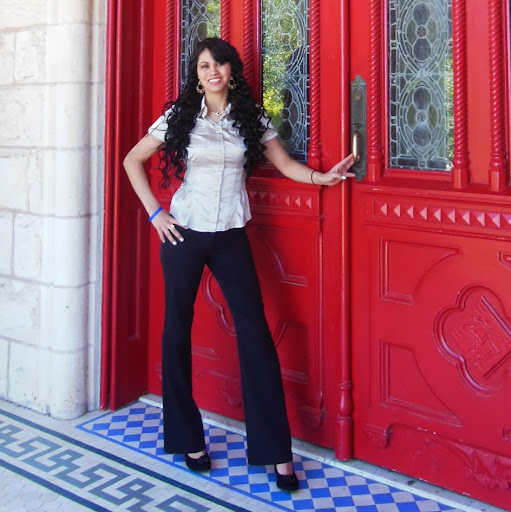 Monica Benitez Photo 48