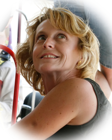 Linda Hutchison Photo 23