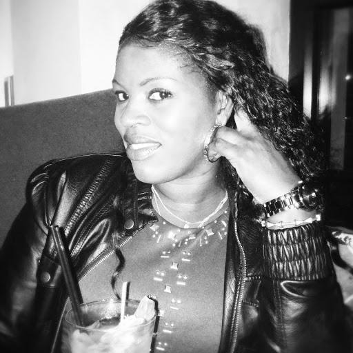 Simone Charles Photo 32