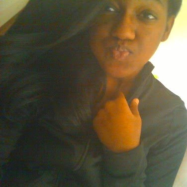 Simone Johnson Photo 6