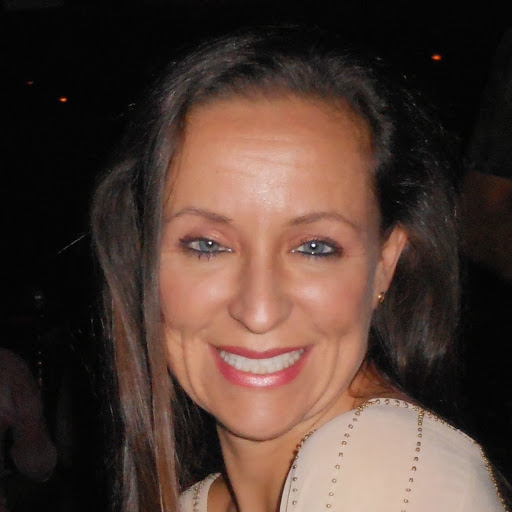 Sandra Doherty Photo 6