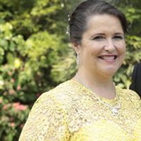 Denise Larsen Photo 26