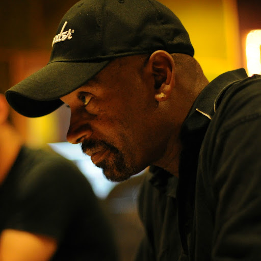 Maurice Jones Photo 12