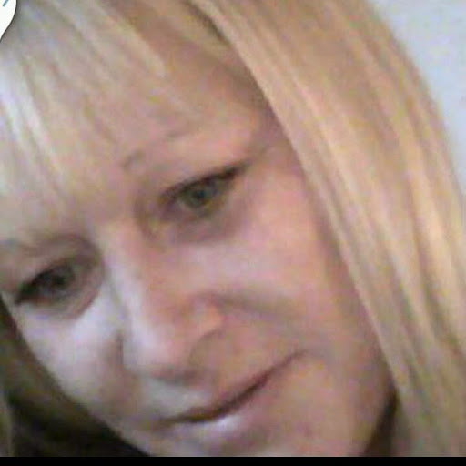 Annette Saunders Photo 27