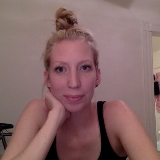 Christina Devries Photo 9