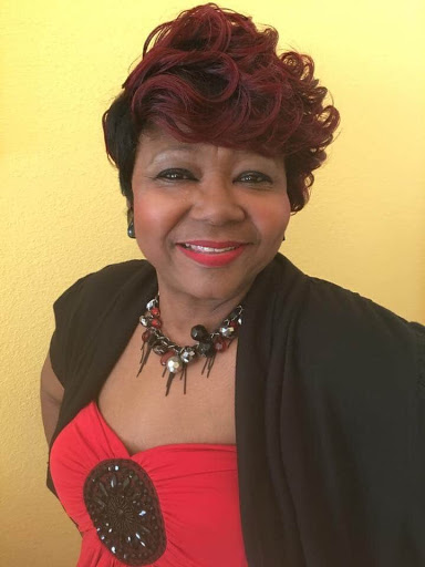Gwen Howard Photo 16