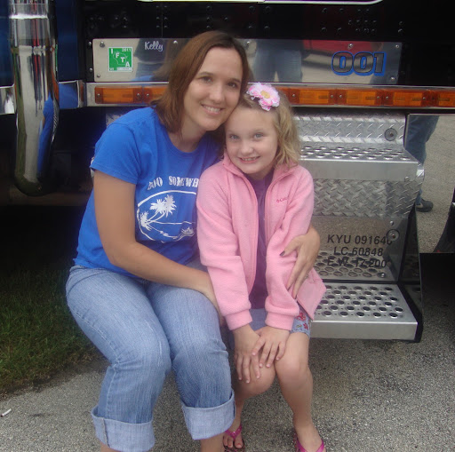 Kelly Olson Photo 47