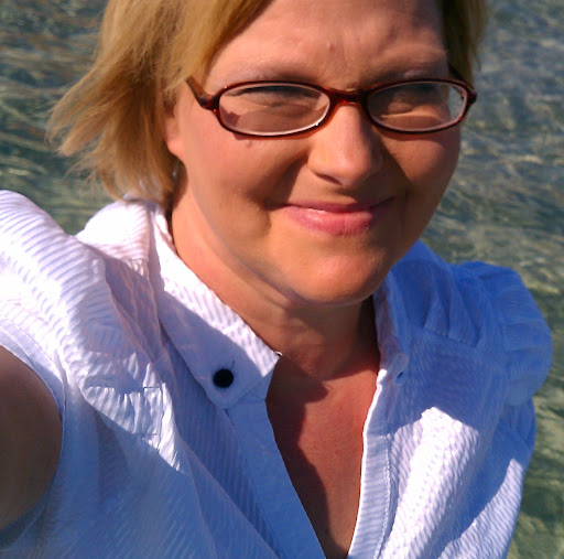 Michelle Toth Photo 30