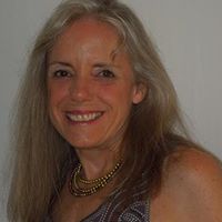 Helen Vickers Photo 25
