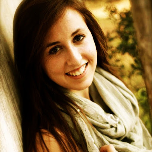 Christina Simpson Photo 14