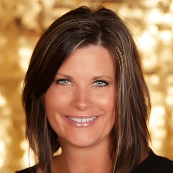 Amanda Reichenbach Photo 16
