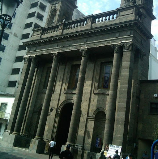 Isabel Rendon Photo 17