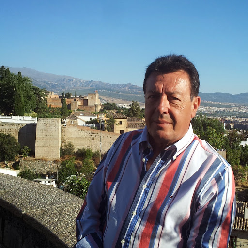 Isidro Rodriguez Photo 27