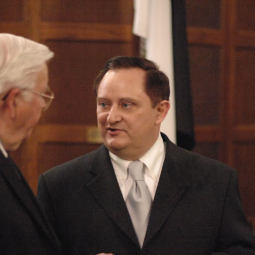 Robert Halcombe Photo 5