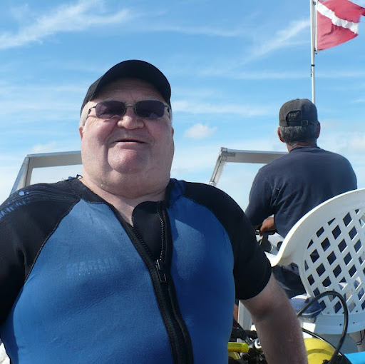 Gordon Robbins Photo 32