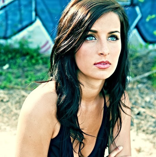 Erika Rodgers Photo 32