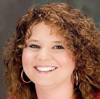 Lisa Strong Photo 31