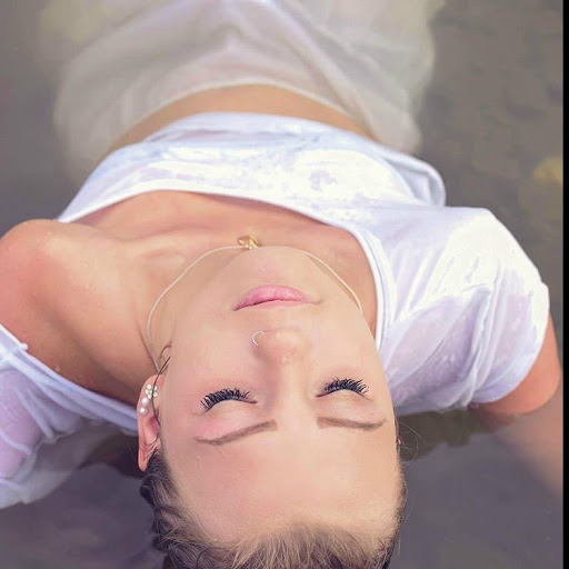 Renee Love Photo 10