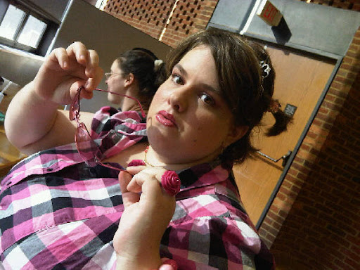 Stephanie Graham Photo 35