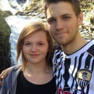 Emily Fry Photo 9
