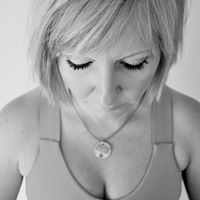Gina Lively Photo 3