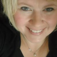 Tammy Roberts Photo 37