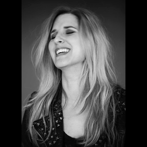 Sarah Hardy Photo 12