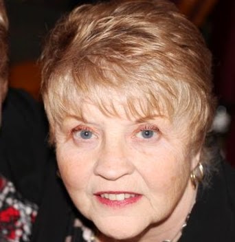 Linda Robertson Photo 35