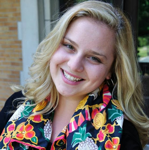 Emily Taylor Photo 35
