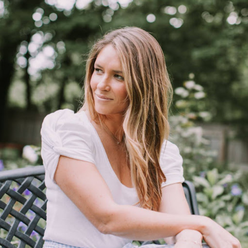Elizabeth Yancey Photo 32