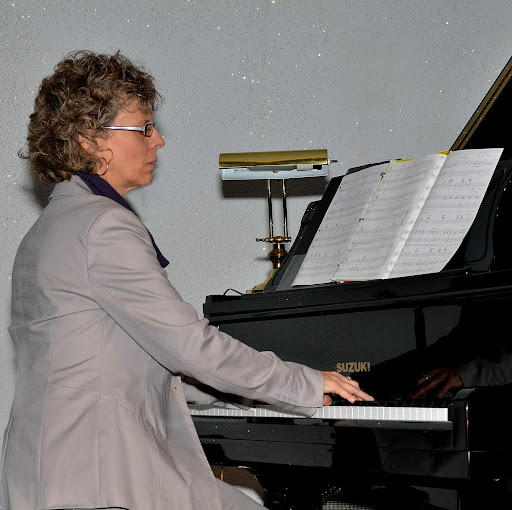 Ruth Collins Photo 25