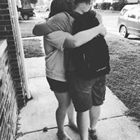 Lisa Hutchison Photo 37