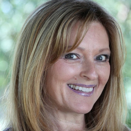Suzanne Armstrong Photo 20