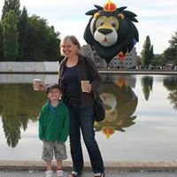 Linda Halliday Photo 29