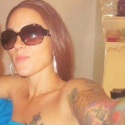 April Parsons Photo 37