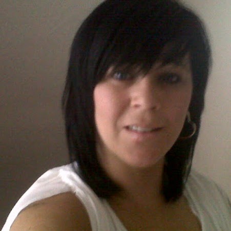 Michelle Davison Photo 14