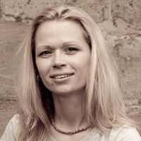 Julia Gerlach Photo 14