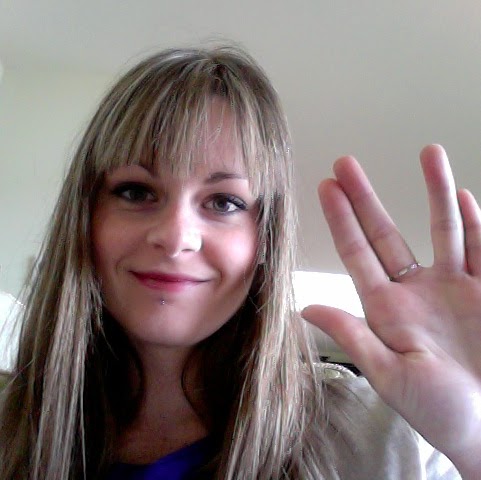 Andrea Dobson Photo 31