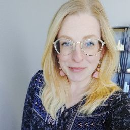 Sarah Hardin Photo 26