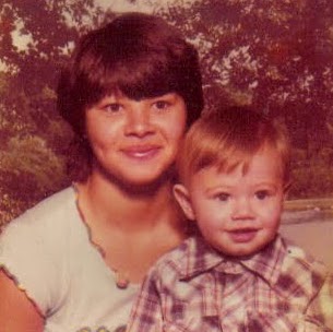 Linda Hunt Photo 5