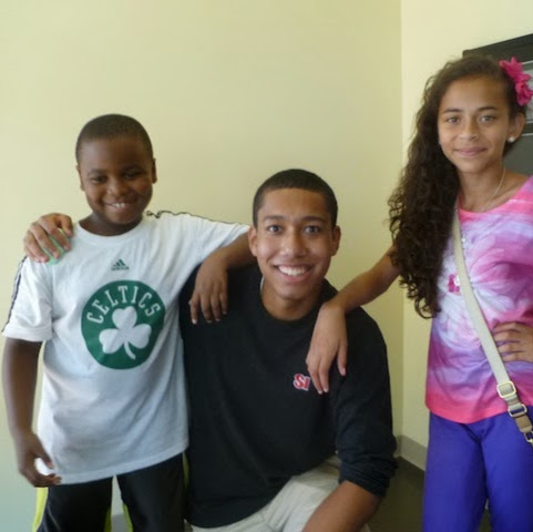 Aaron Holmes Photo 14
