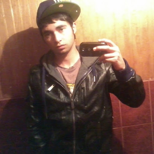 Robert Hernandez Photo 19