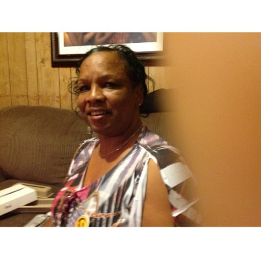 Beverly Redding Photo 18