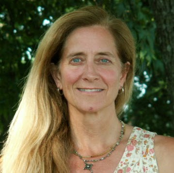 Stephanie Barnard Photo 24