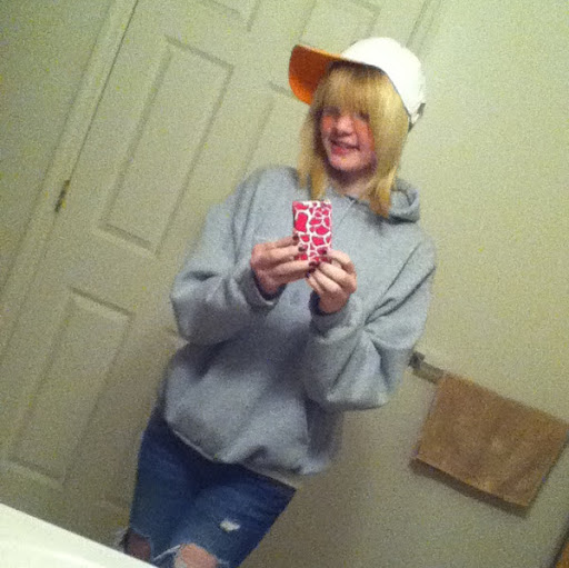 Alyssa Lang Photo 27