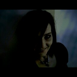 Laura Sanderson Photo 43