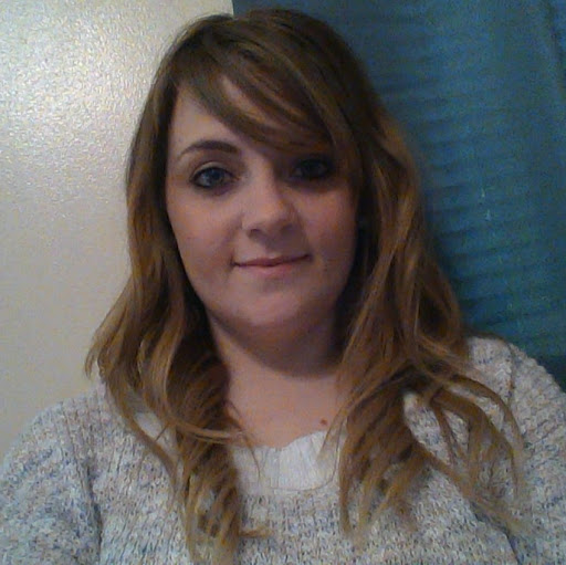Kelly Hendrick Photo 11
