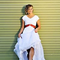 Crystal Elliott Photo 20