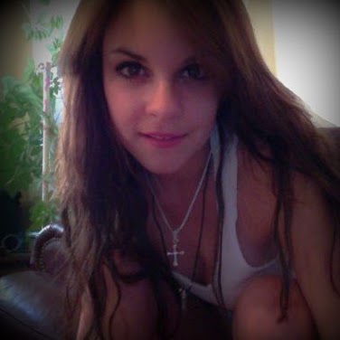 Nicole Garrison Photo 23
