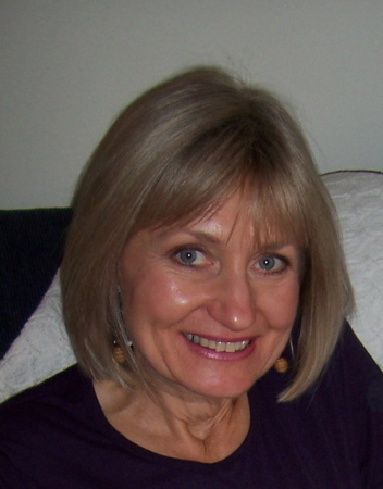 Lynda Young Photo 41